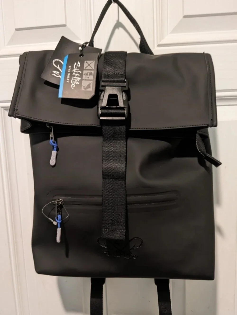 Salt Life Backpack With Blue Accents Hamelin Black Sl104955 NWT